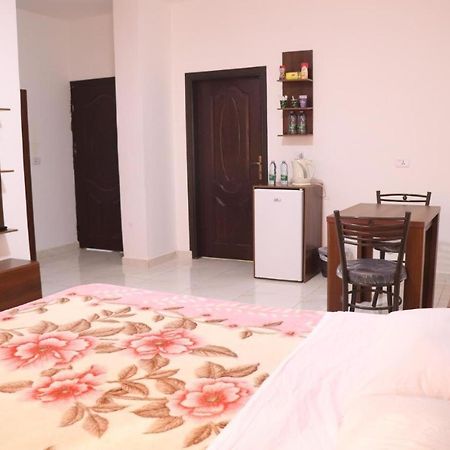 Salvador Dali Apartments Амман Экстерьер фото