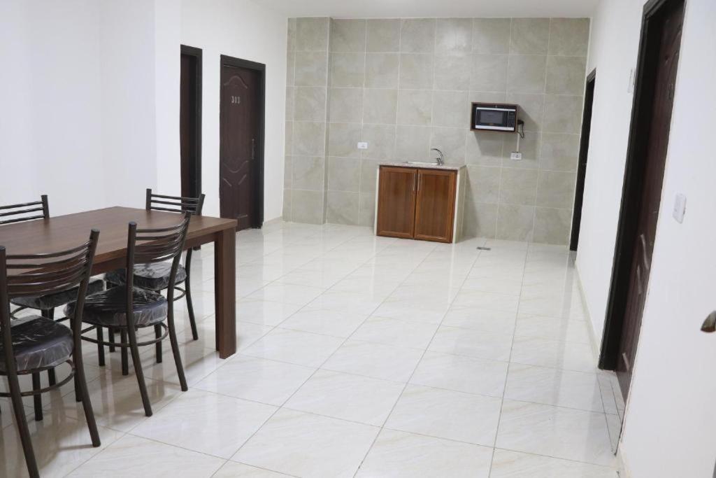 Salvador Dali Apartments Амман Экстерьер фото