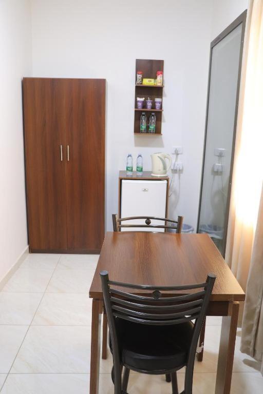 Salvador Dali Apartments Амман Экстерьер фото