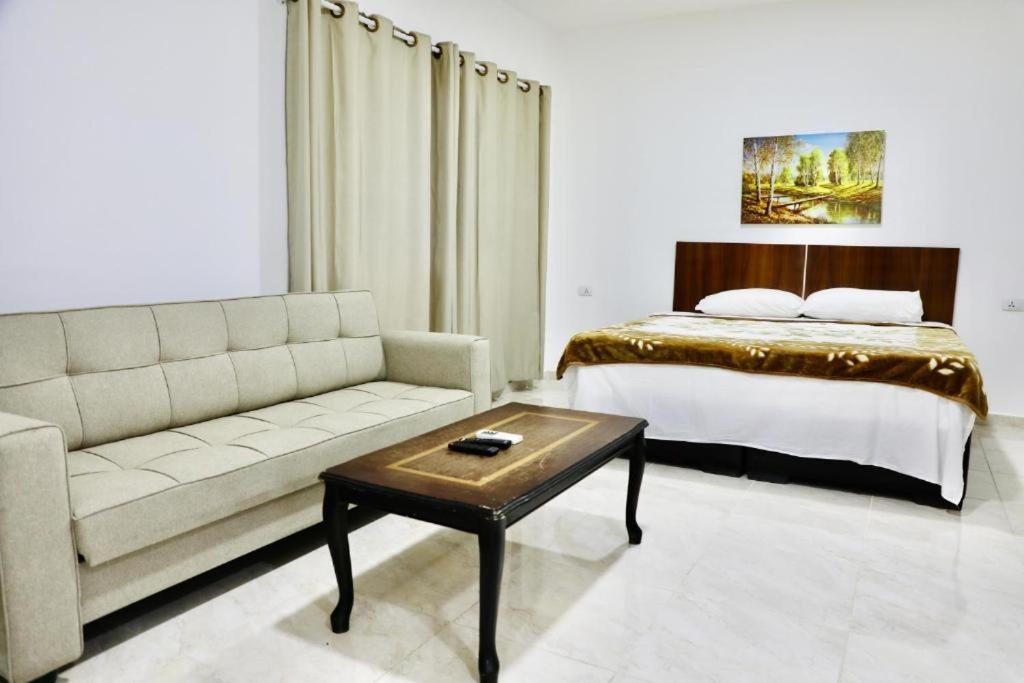 Salvador Dali Apartments Амман Экстерьер фото