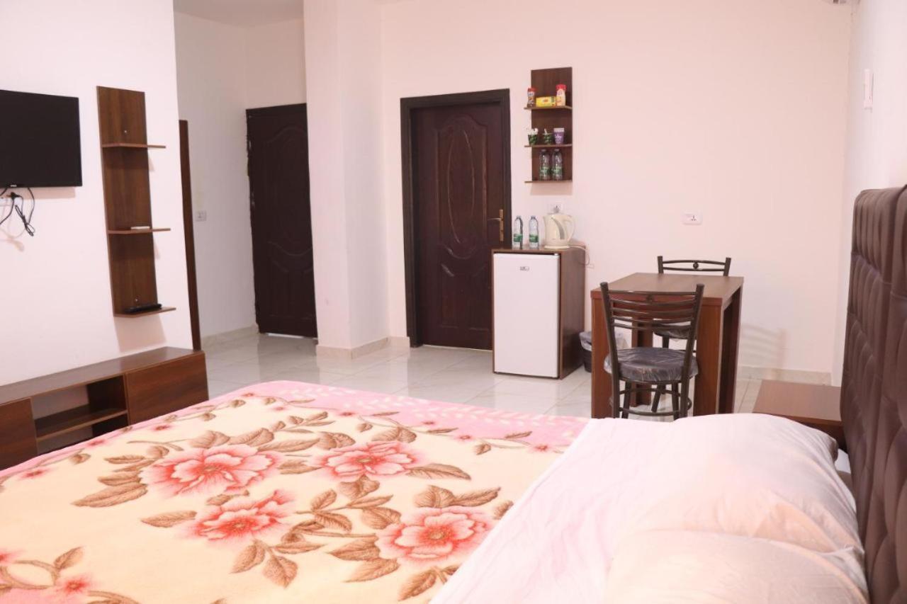 Salvador Dali Apartments Амман Экстерьер фото